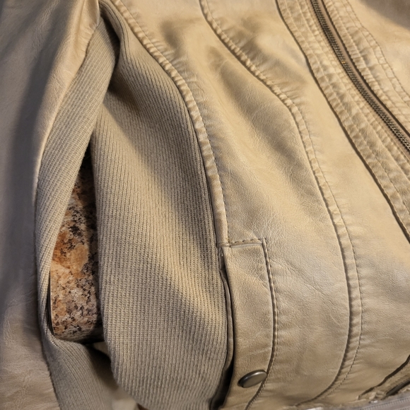 Sebby Lightweight Taupe Faux Leather Moto Jacket sz M - Picture 6 of 7